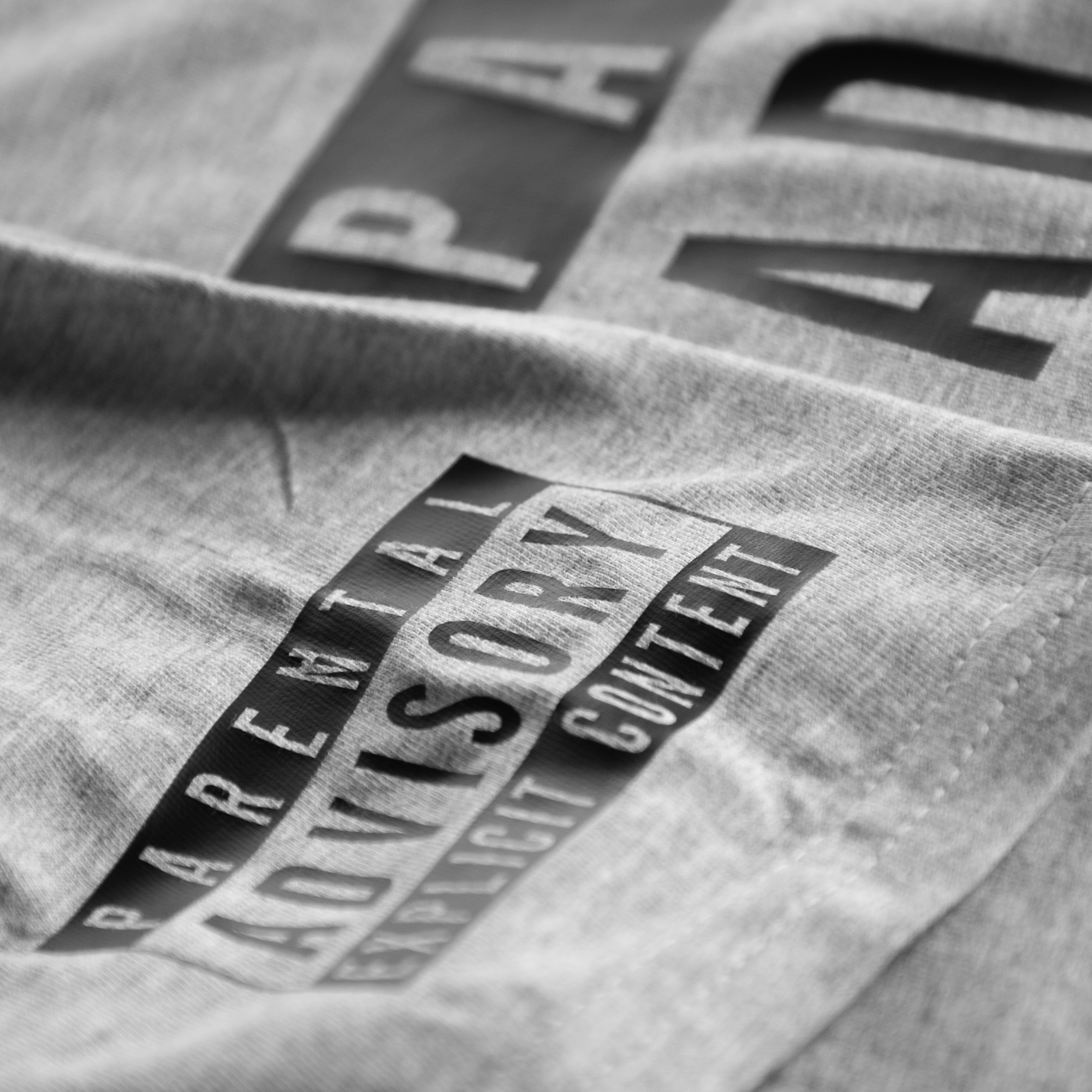 Camiseta Parental Advisory Explicit Content - Imagen 6